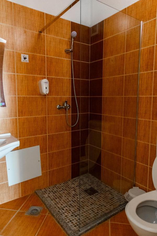 Hotel United Pristina Eksteriør billede
