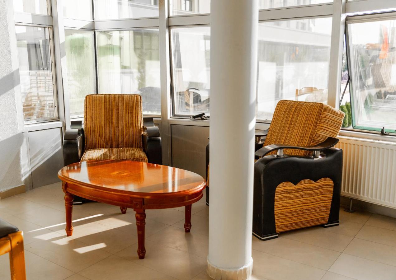 Hotel United Pristina Eksteriør billede