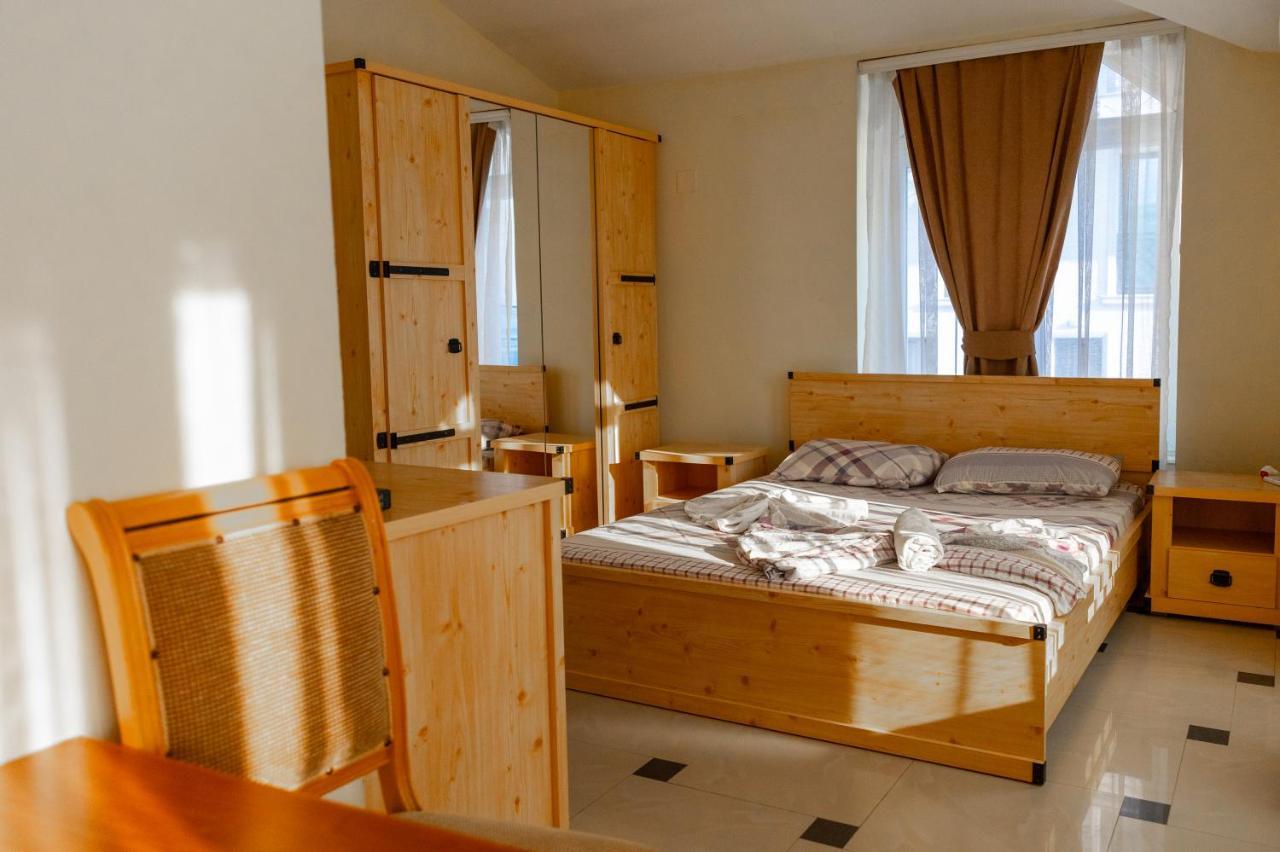 Hotel United Pristina Eksteriør billede