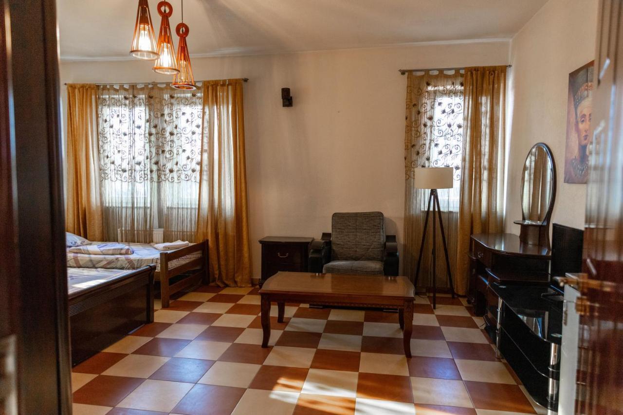 Hotel United Pristina Eksteriør billede